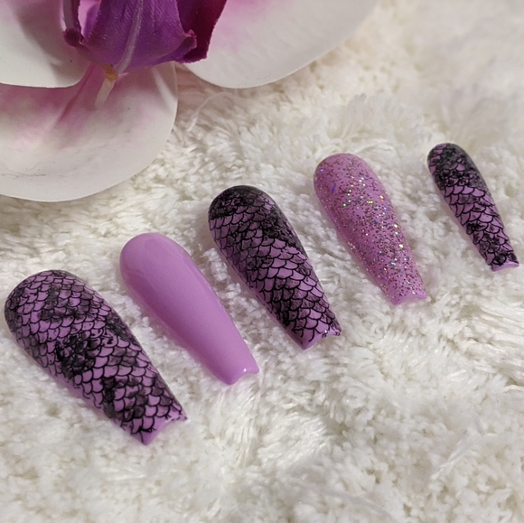 Purple Snake Press on Nails. Firm Price. - Picture 3 of 8